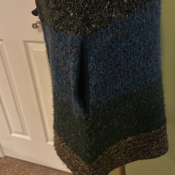 One A Long Sweater with Pockets Button Up Large - Picture 4 of 6